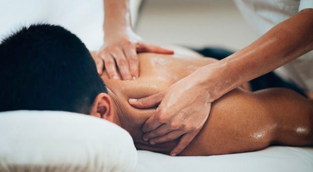 Quy trình giãn cơ thể thao tại Healing Touch Spa Quận 2