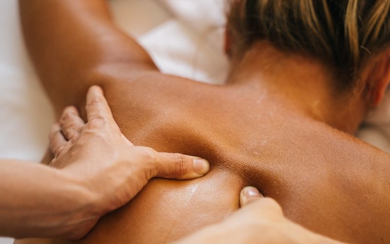 Massage body trị liệu tác động lên cơ thể như thế nào?