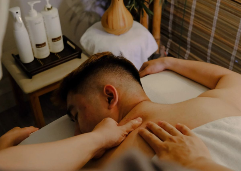 Kỹ thuật massage trị liệu đau lưng thường được áp dụng