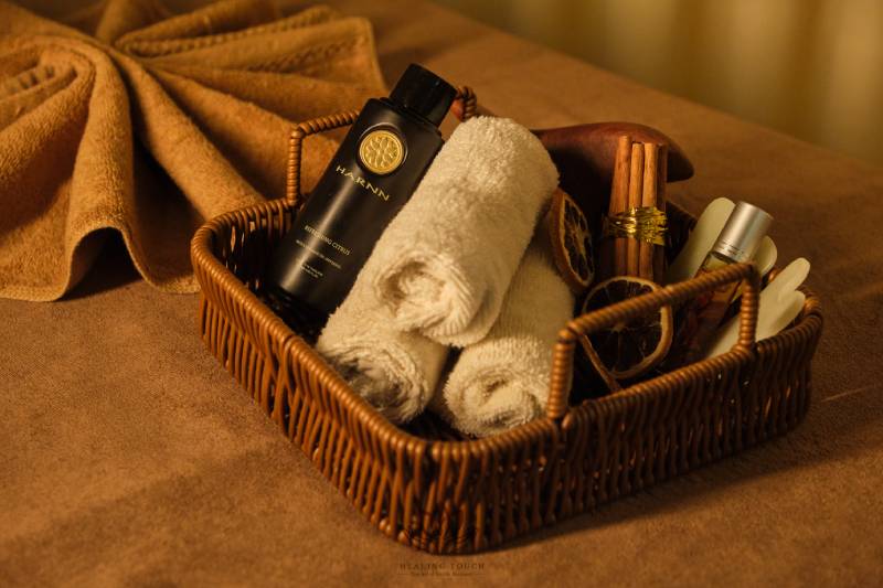 Massage trị liệu đau lưng tại Healing Touch Spa