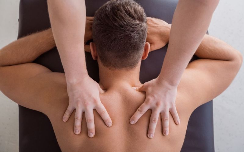 Xoa bóp chuyên sâu vùng cổ, vai, gáy và bả vai