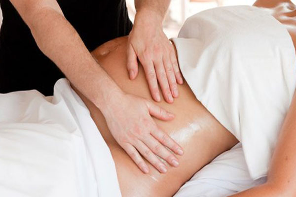 Bầu 3 tháng đầu có nên massage không?