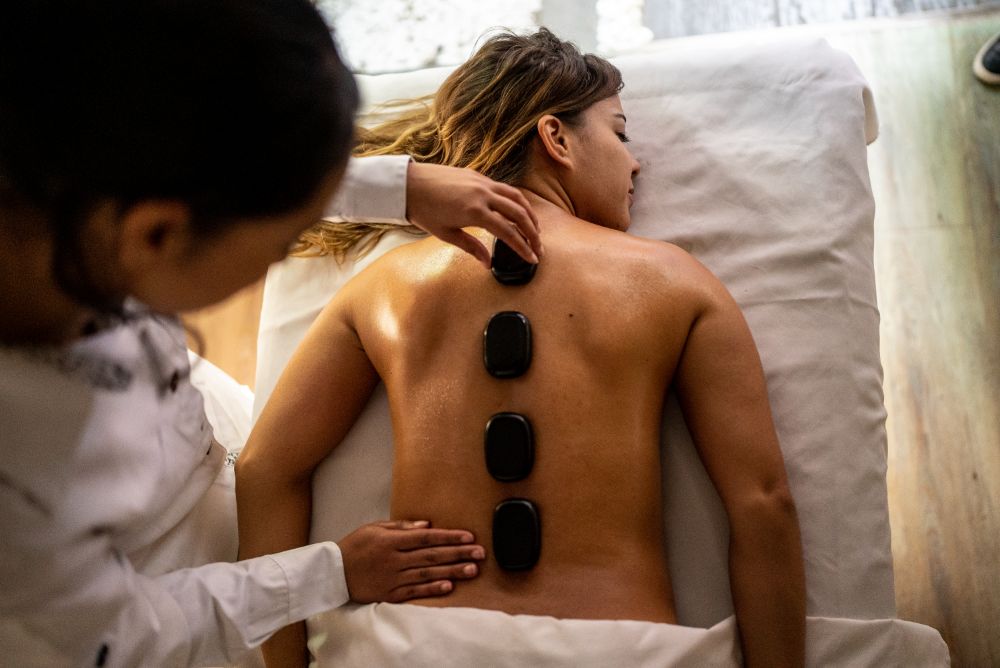 Đá nóng tác động lên cơ thể như thế nào?