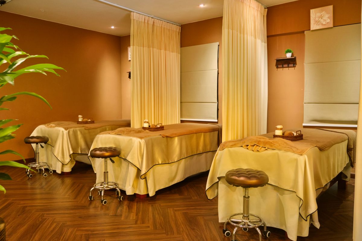 Đặt lịch massage trị liệu tái tạo năng lượng tại Quận 2, TPHCM